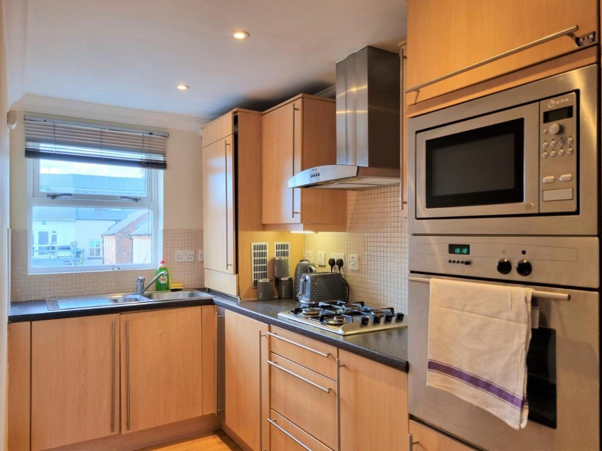 Godwin Court Apartments Swindon Exteriör bild